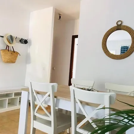 Con Porche Y Piscina Апартаменты